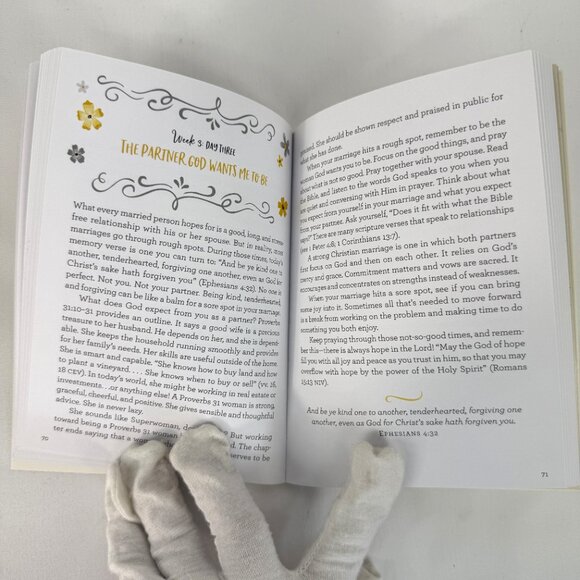 Writing Joy on My Heart 6-Week Bible Memory Devotional by Jean Fischer - Picture 3 of 4